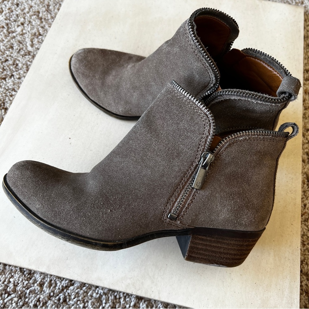 Lucky Brand Bartalino 6.5 Side Zip Taupe Suede Leather Ankle Bootie Boots